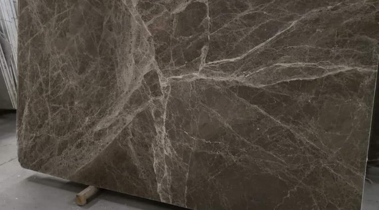 Dark Emperador Plaka